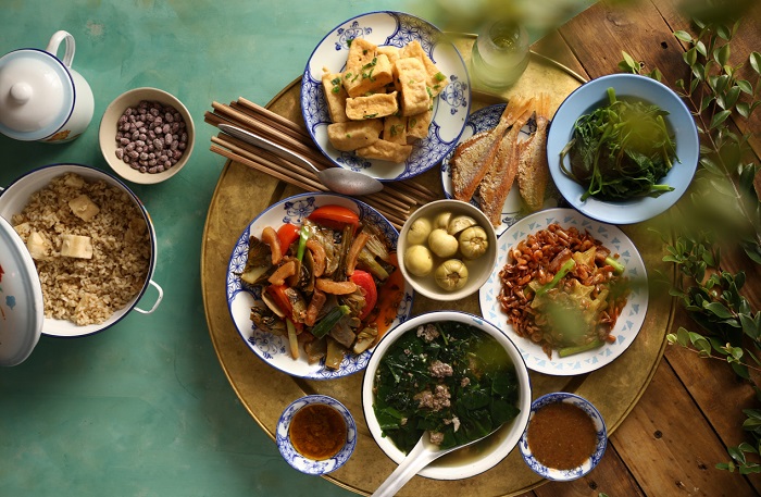 Lịch sử trên bàn ăn: những gì ẩm thực kể mà hình chụp đăng mạng không thấy